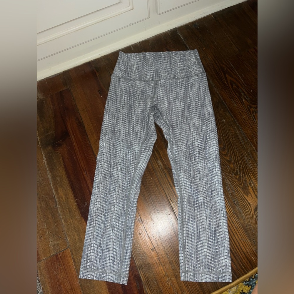 size 6 gray thick align leggings capri